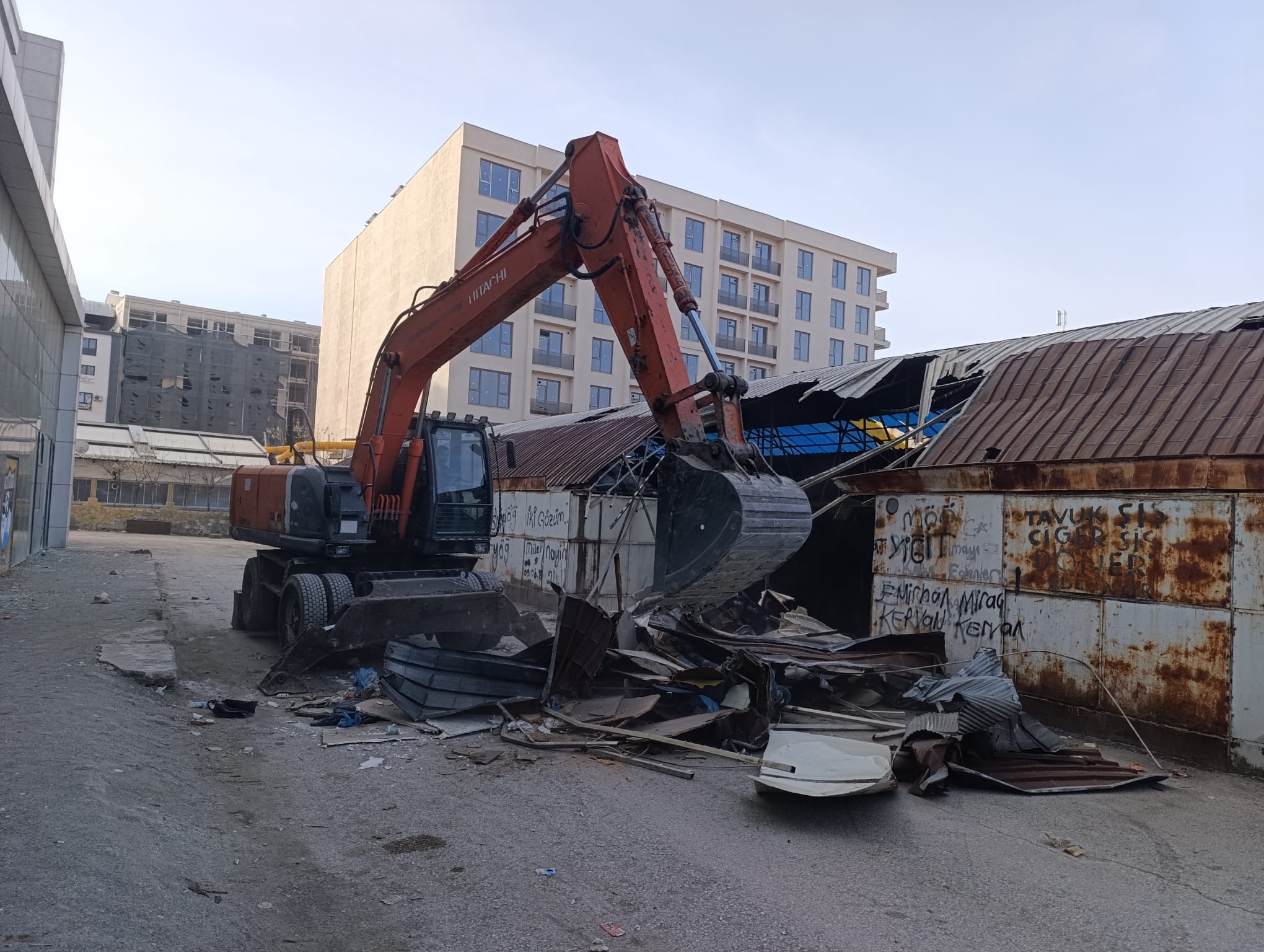 220A8F00 47D8 40F3 Ad1E 020739125B80