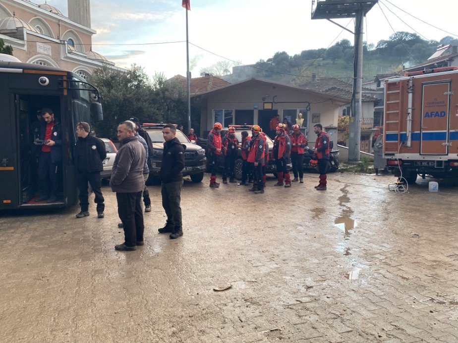 Aw594625 16 1765113208