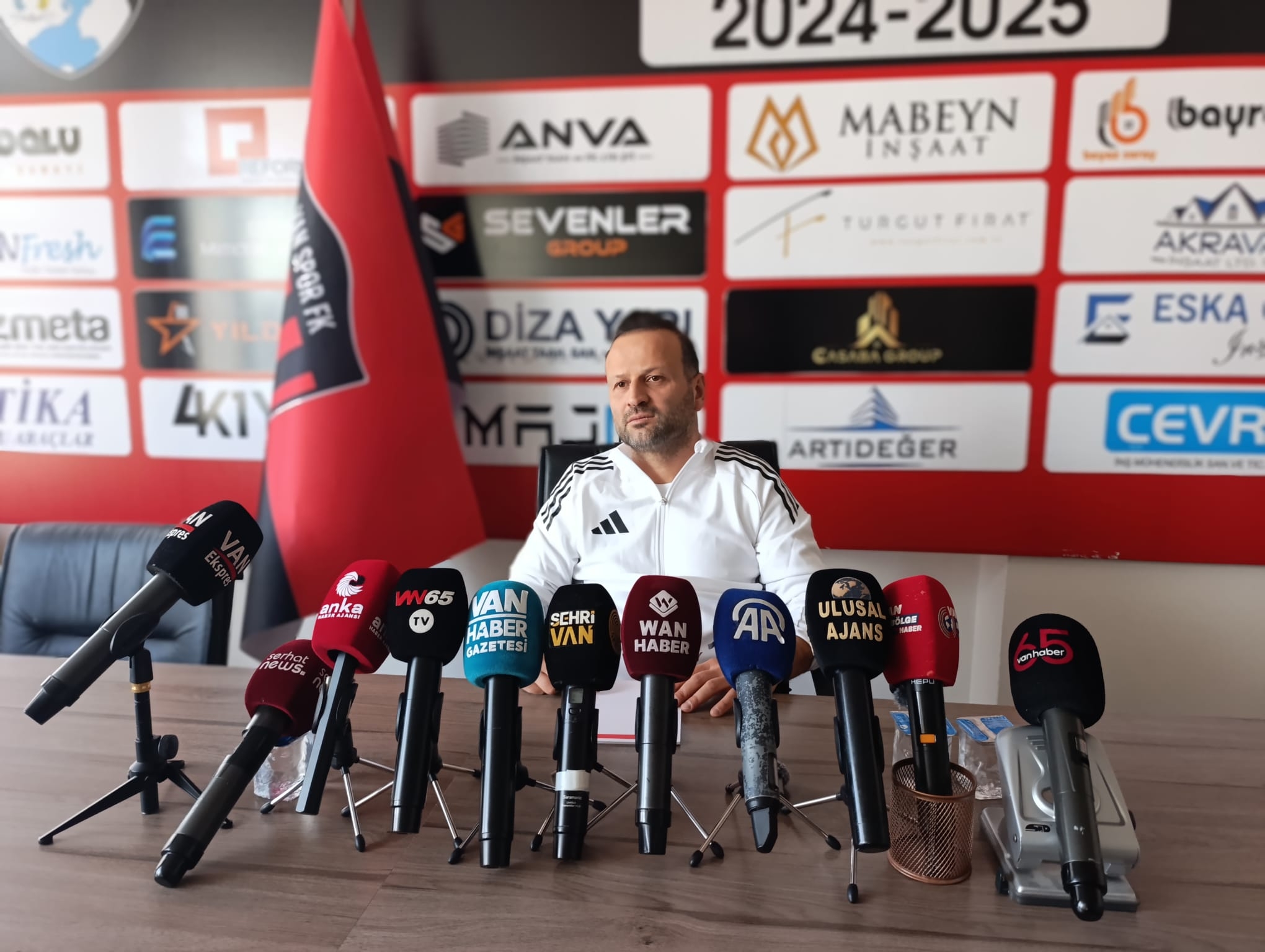 Ffdf01D1 2D15 4Fc7 98A0 0106A87Ea9C2