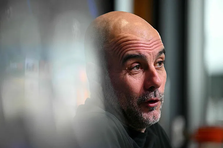 0X0 Guardioladan Filistine Destek Selamunaleykum Diyerek Basladi Katil Israile Tepki Gosterdi 1769757293811