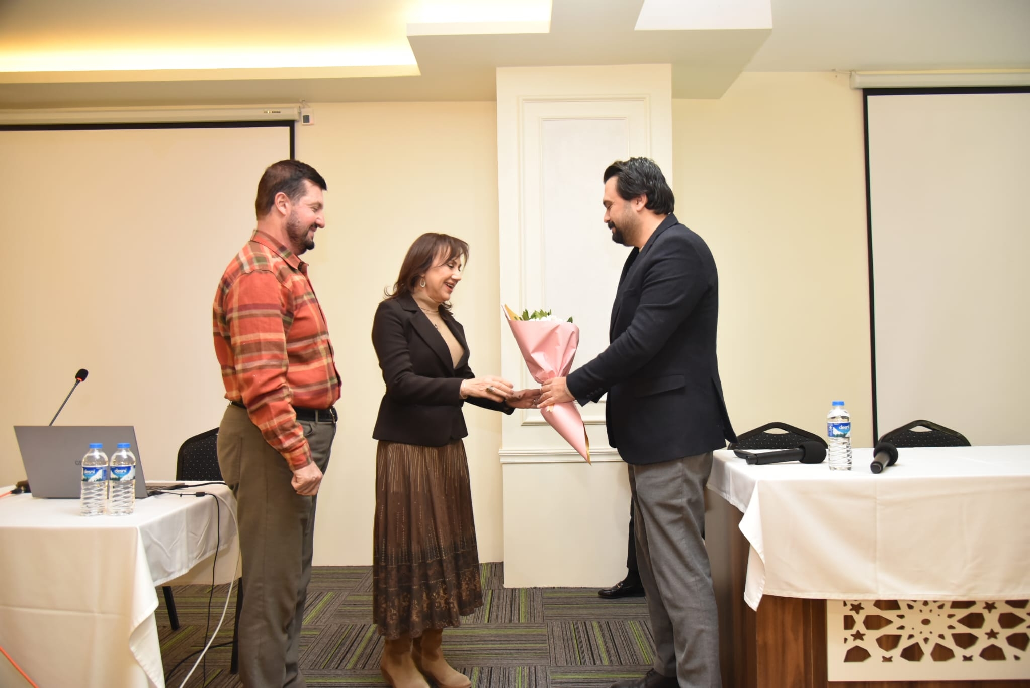 441515E3 Bac9 4B24 B89B Dc197632D483