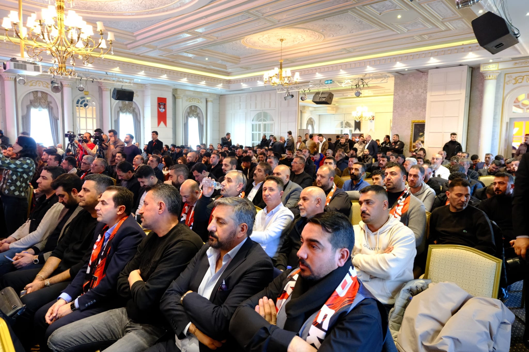 C80A351F A3A5 435A Bea9 E07E11F41E5F