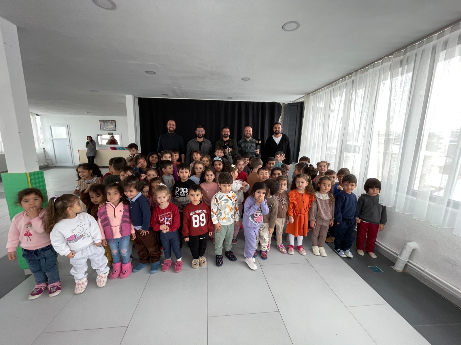 Ef083033 A8Eb 4558 Bdf2 Eacb8A0A6A06