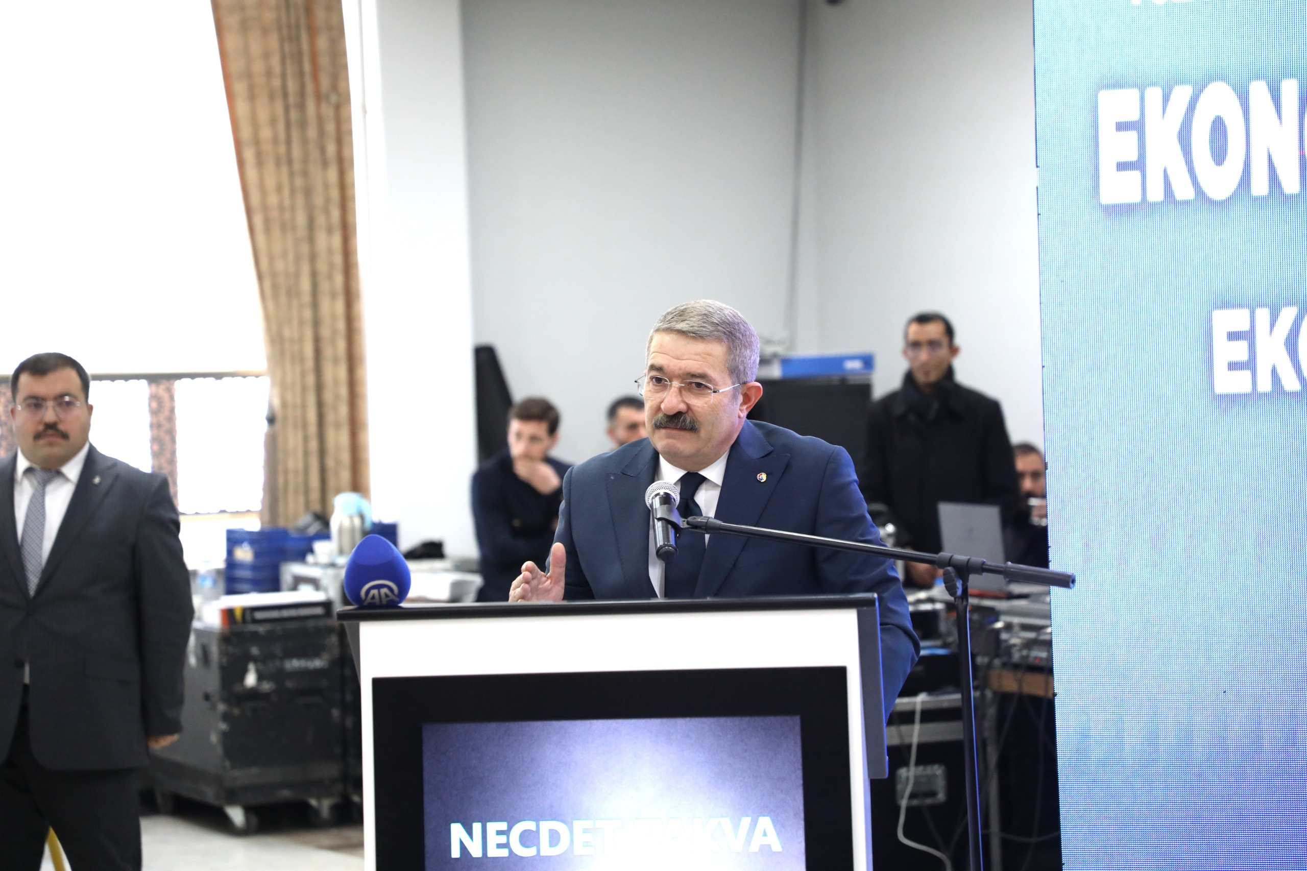 G Xo S Jt Xw A E B 6 Y