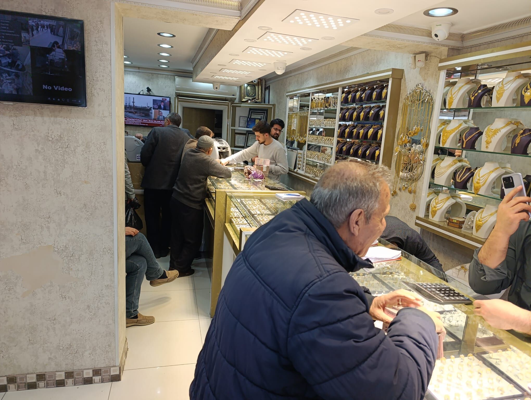 8D81994C 6Baf 4142 Bce6 4D72D6Eb7Bd4