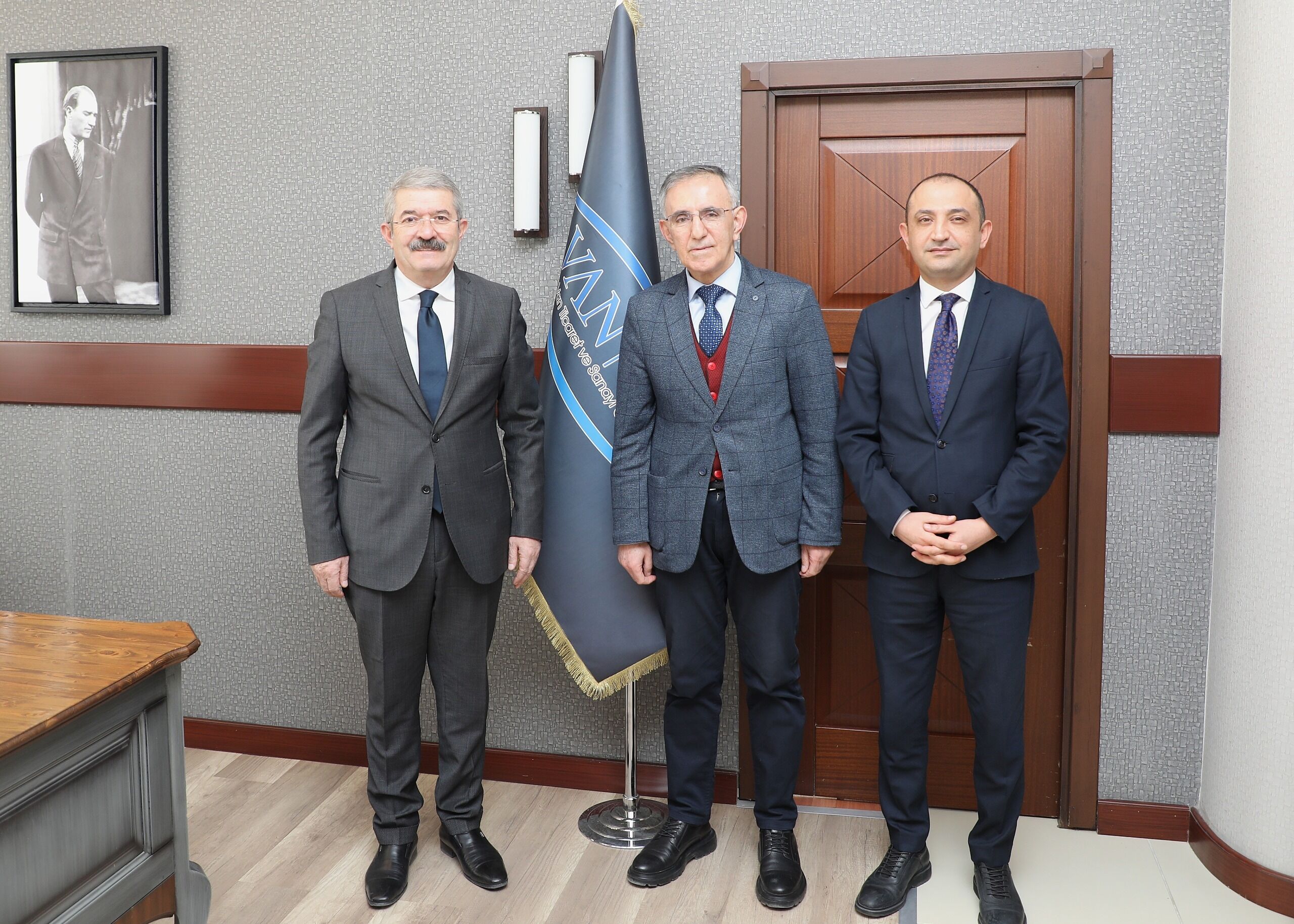 901E0B48 B4B0 485C A979 F5A36Cd736A5