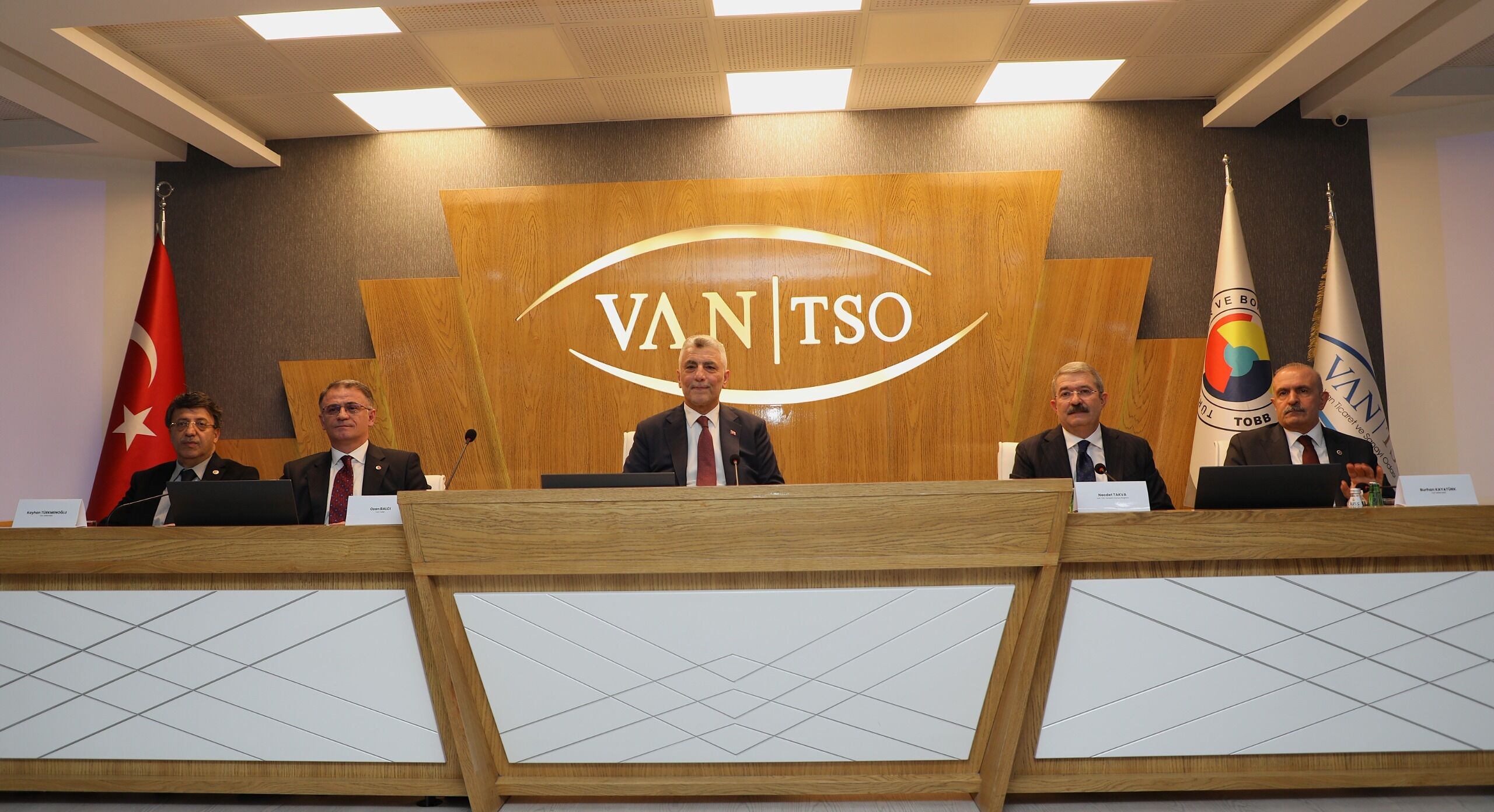 8Af8D3A8 239D 4D4A 8D9B E0A23Fec4949