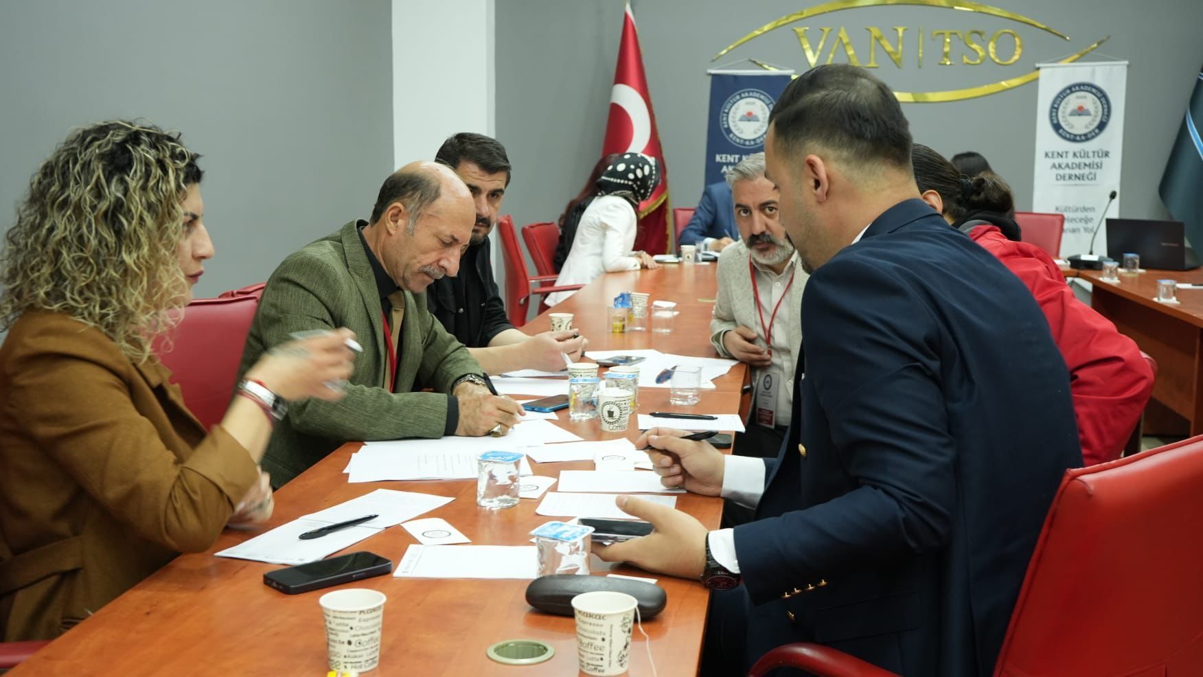 C17384Bc 118F 4029 9F7B 021603Bd3018