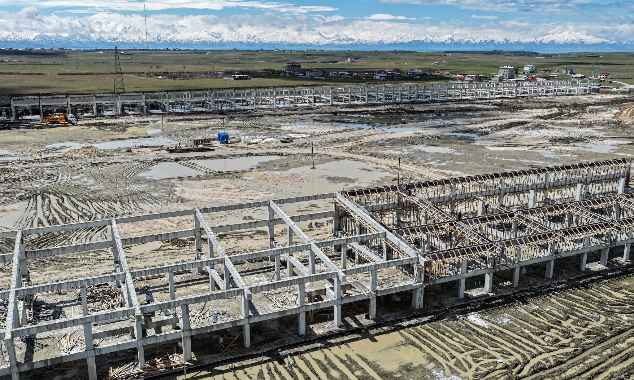 H Gbw Qwh W U A A Ylad