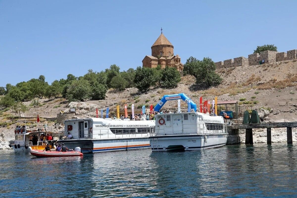 Van Deniz Otobusu Sefer Saatleri 4 2 11Zon