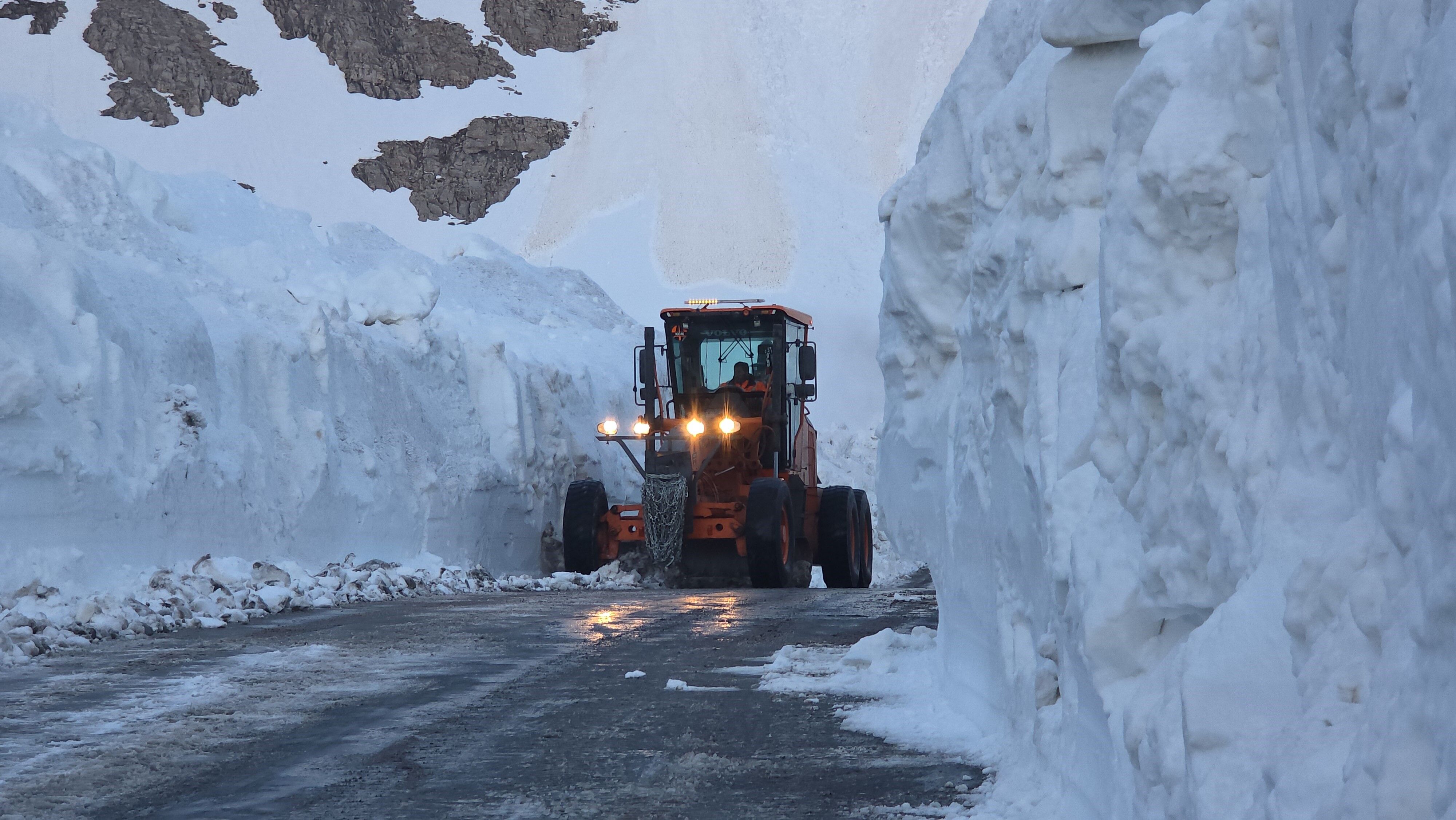 A W706696 12