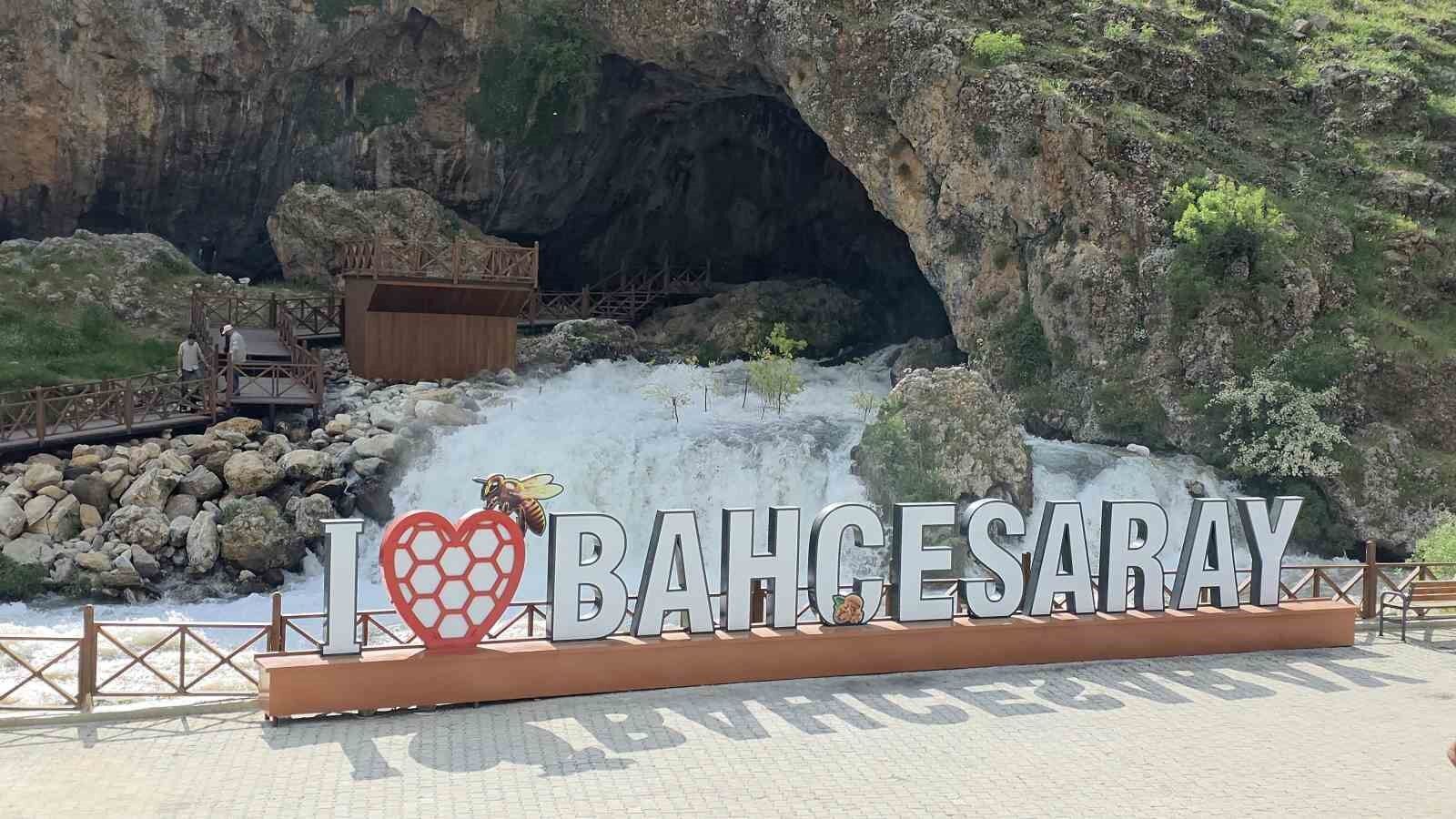 Bahçesaray 2-1