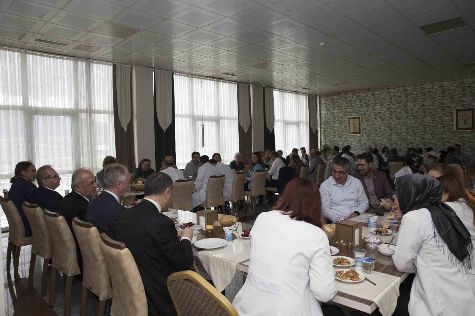 Rektör Çomaklı, fakülte ziyaretlerini sürdürüyor