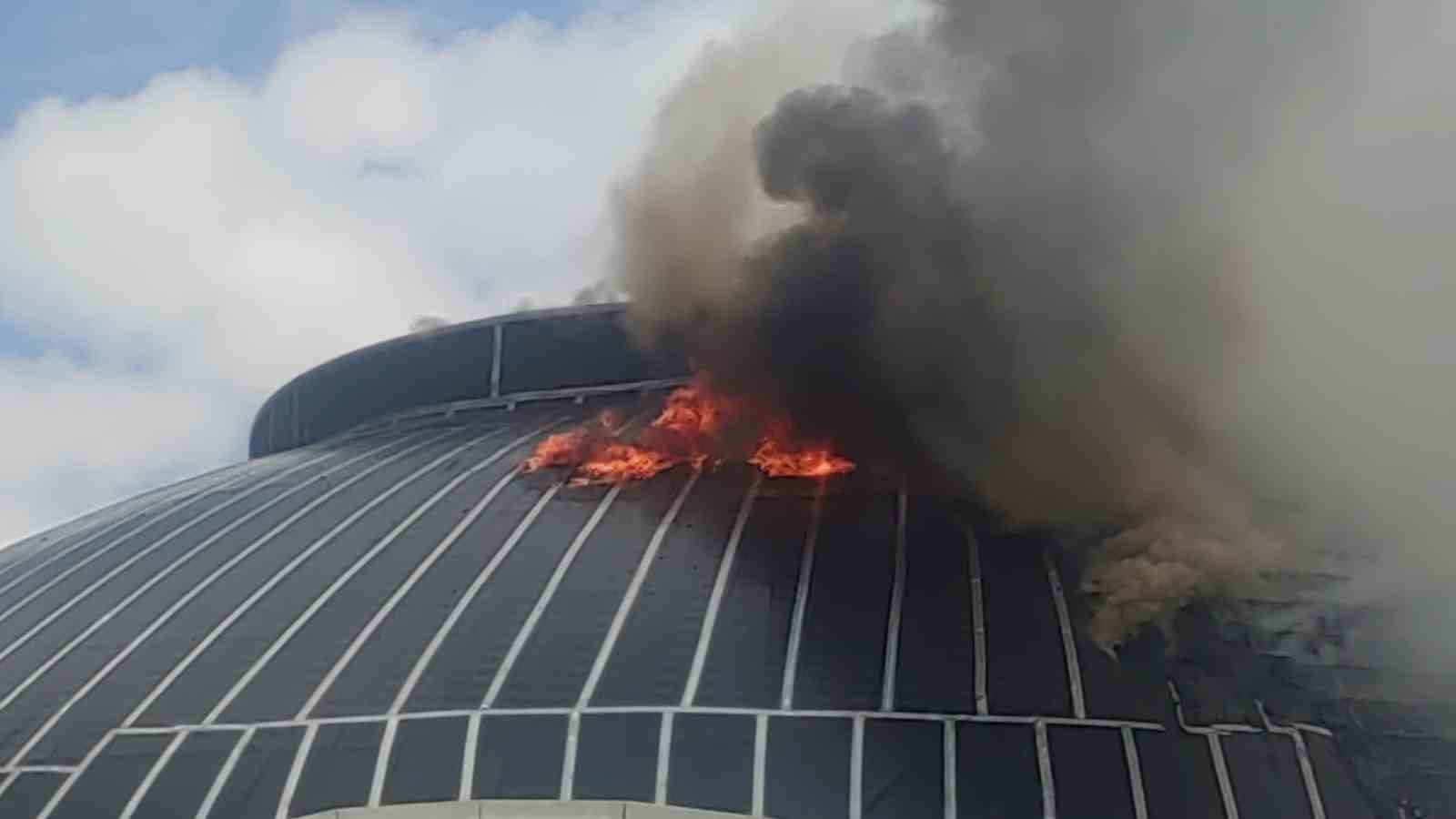 Van’da inşaat halindeki camide yangın