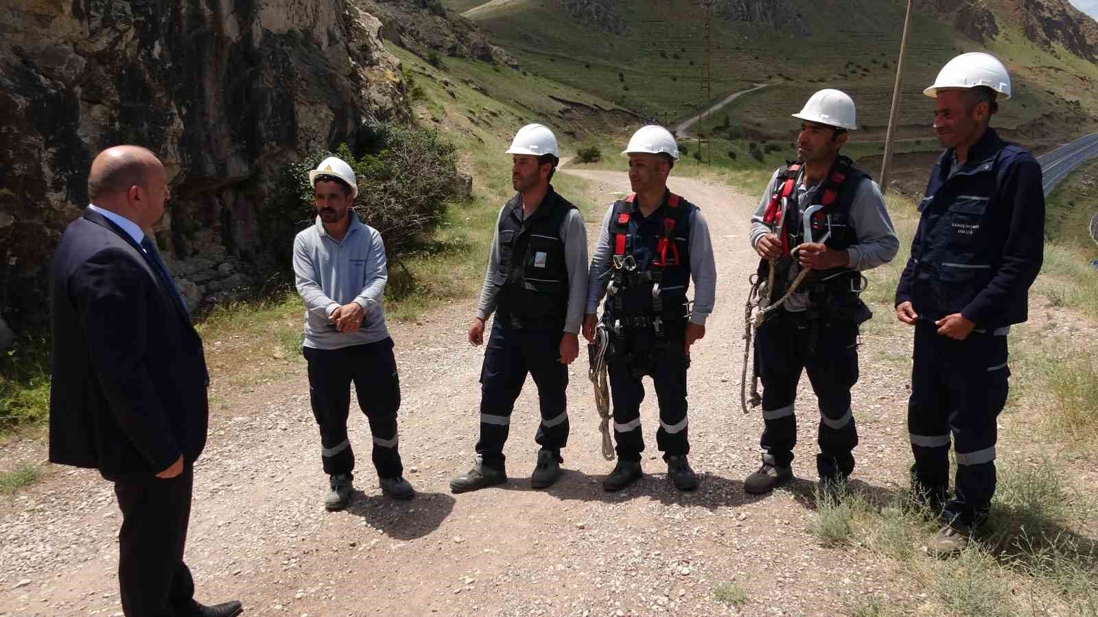 ‘Enerjinin kahramanları’ kesintisiz enerji için bayram mesaisinde