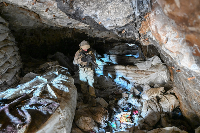 Komandolar 'Karataş Çukurları'nı teröristlerden temizledi! Mağaralardan neler çıktı neler