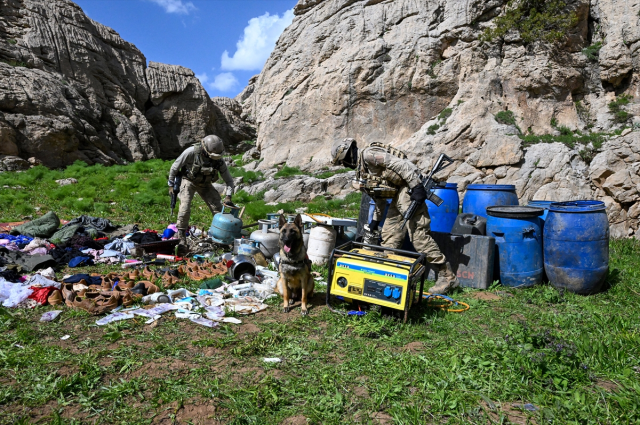 Komandolar 'Karataş Çukurları'nı teröristlerden temizledi! Mağaralardan neler çıktı neler