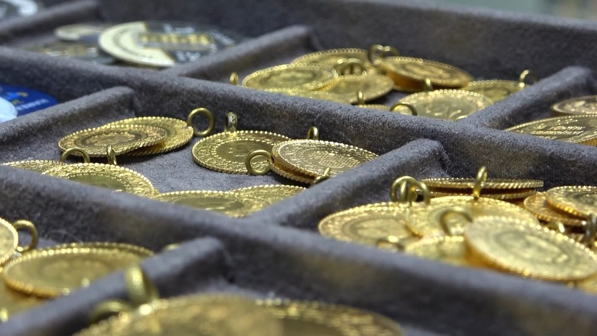 Sahte jandarma, 'Adınız hırsızlığa karıştı' deyip servetini çaldı