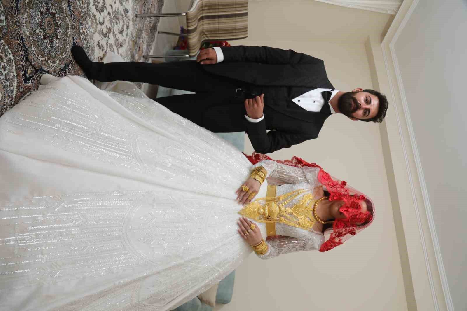 Aşiret düğününde geline 4 kilo altın, damada 6 milyon TL takıldı