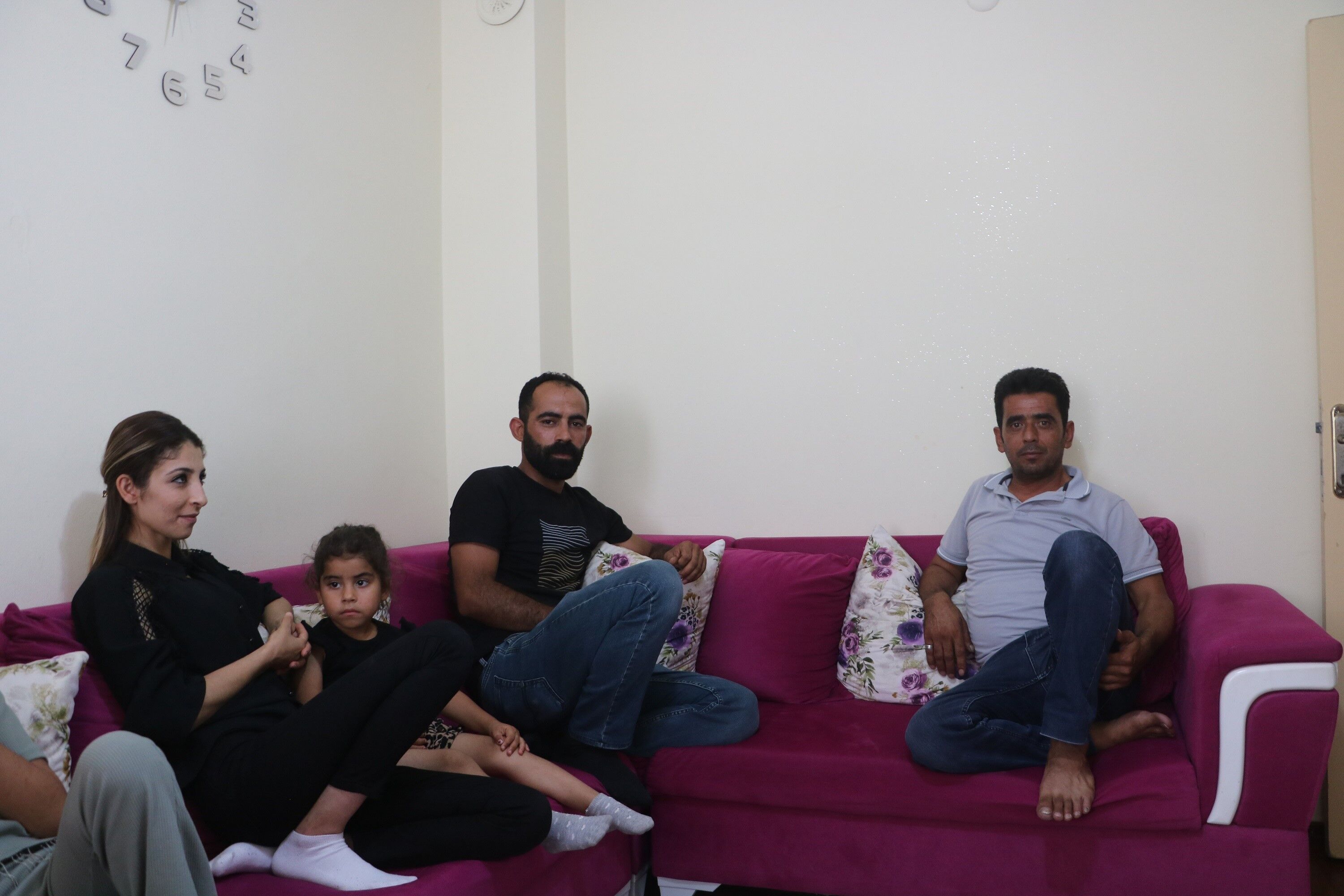 Enkaz kent Hatay’da, TOKİ sakinleri Kurban Bayramını evlerinde geçiriyorlar