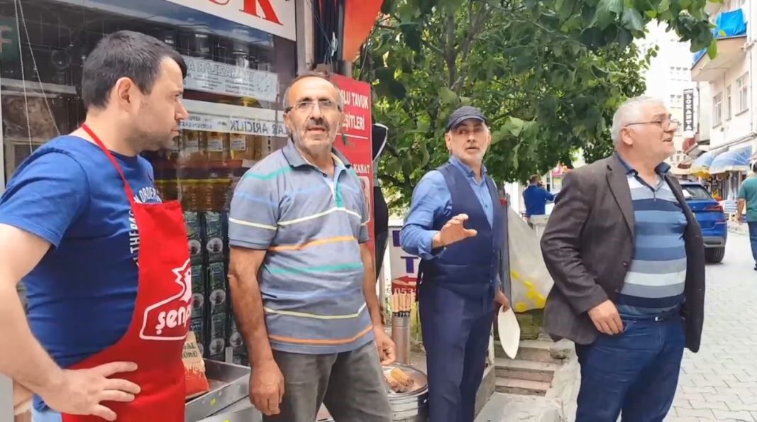 Balkonda çamaşır asarken sara krizine tutularak asılı kalan genç kızın babası yaşananları anlattı
