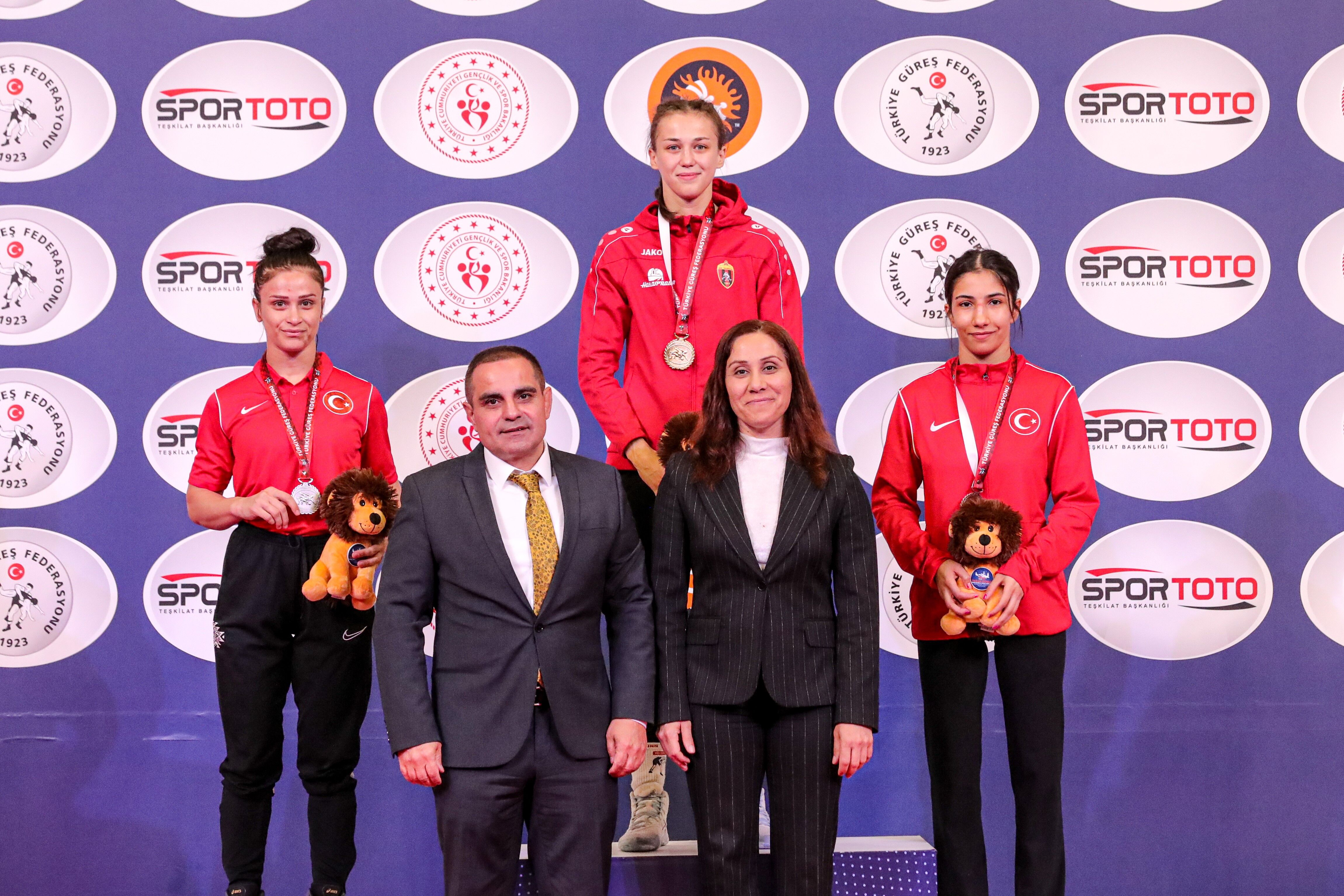 Uluslararası Yaşar Doğu, Vehbi Emre ve Hamit Kaplan Turnuvası’nda üçüncü gün tamamlandı