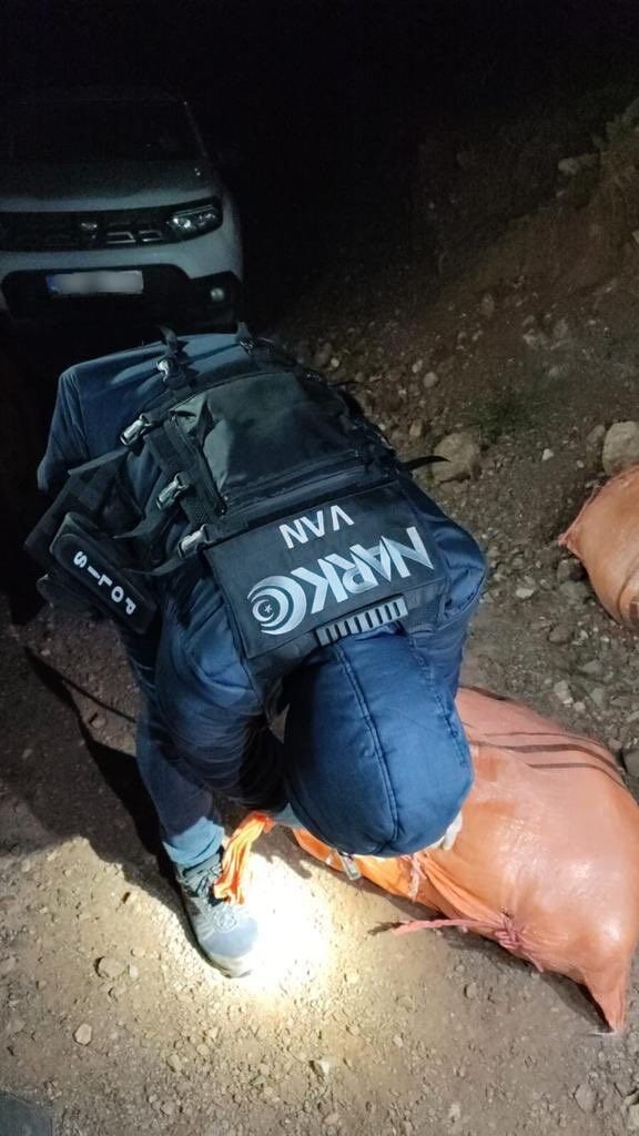 Van’da İHA destekli operasyon: 340 kilo uyuşturucu ele geçirildi