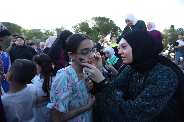 Mescid-i Aksa'da 100 bin kişilik bayram namazı