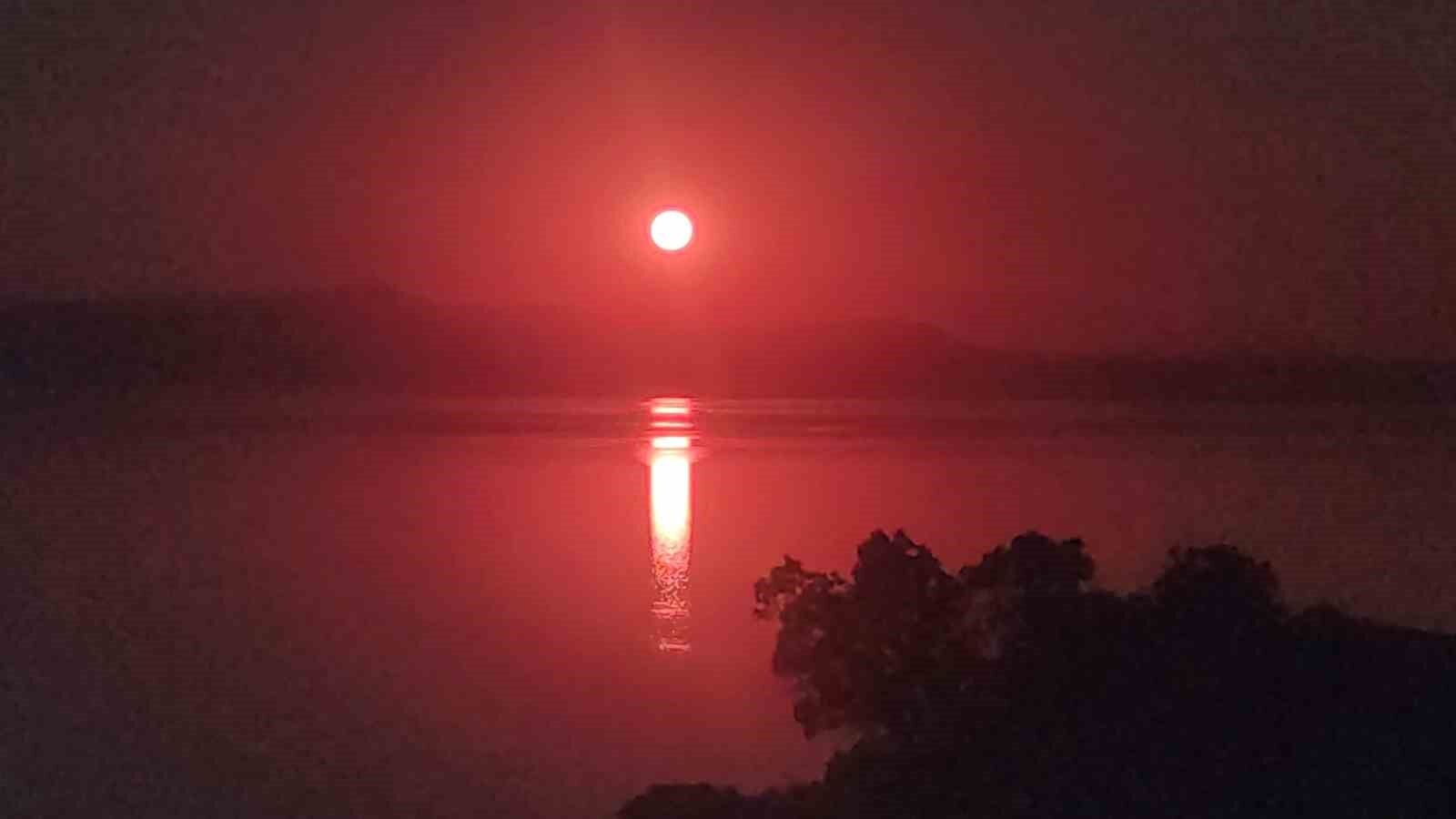 Van Gölü manzaralı eşsiz günbatımı