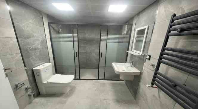 Depremden etkilenen Birecik’te örnek daire hazır hale geldi