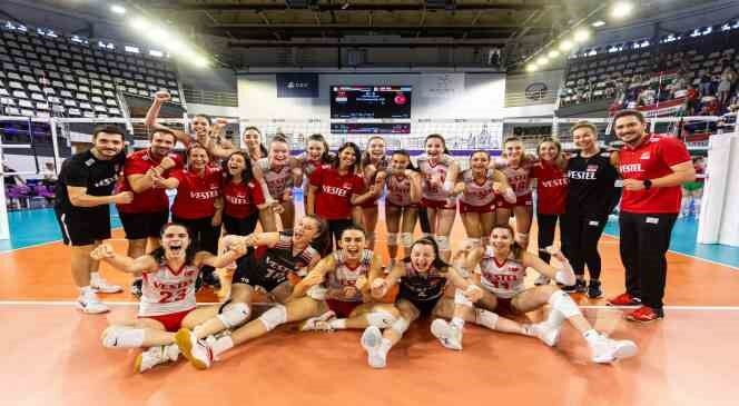 17 Yaş Altı Voleybol Kız Milli Takımı, yarı finalde