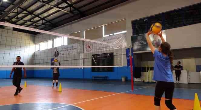 Tatvan’da voleybol eğitimine yoğun ilgi