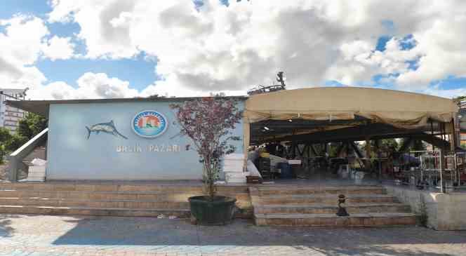 Mezitli’nin ikinci balık pazarı açıldı