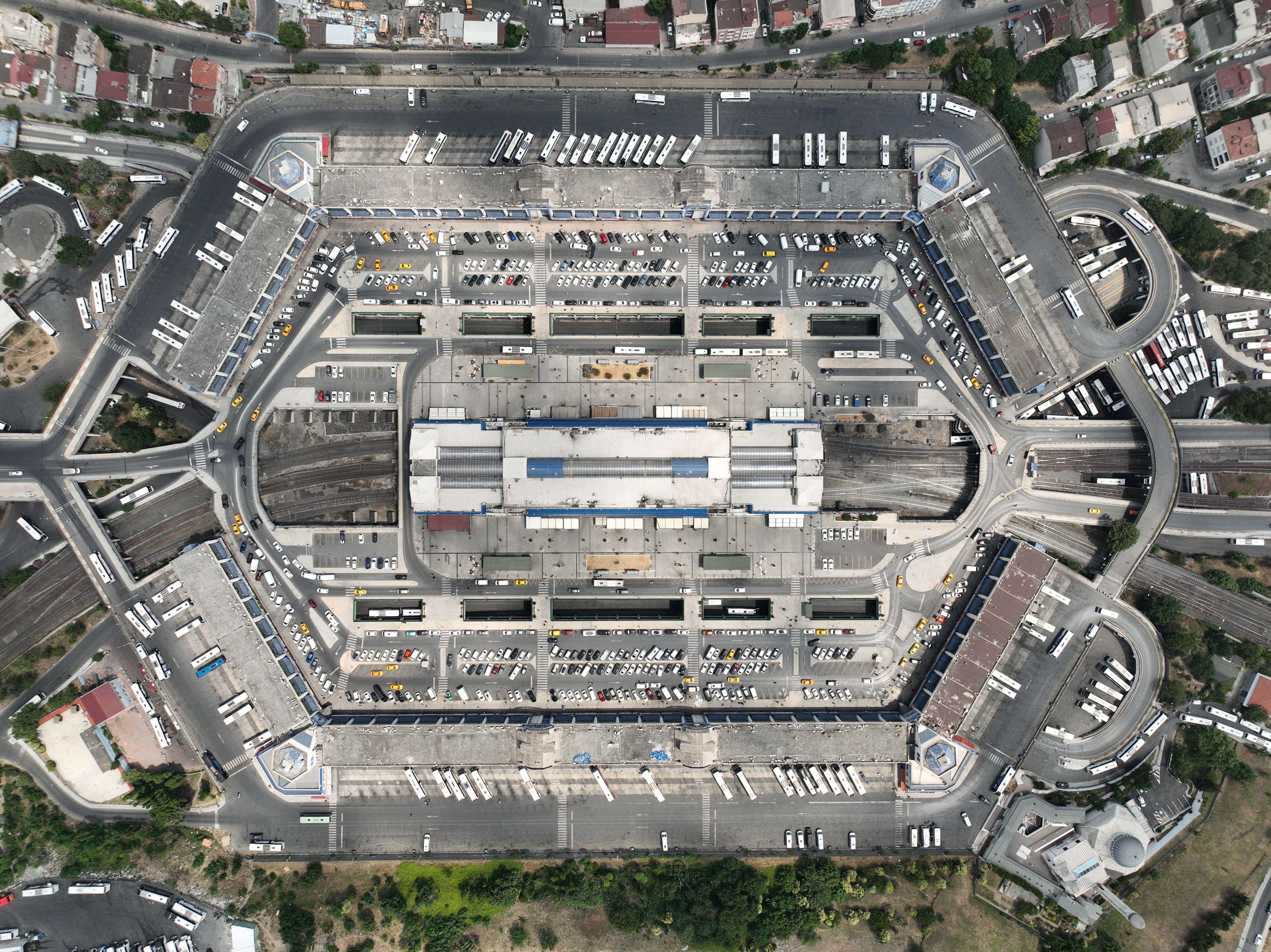 Büyük İstanbul Otogarı çürüyor