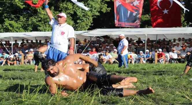 Çan 58. Süleyman Şahin Yağlı Pehlivan Güreşleri Başpehlivanı Yusuf Can Zeybek