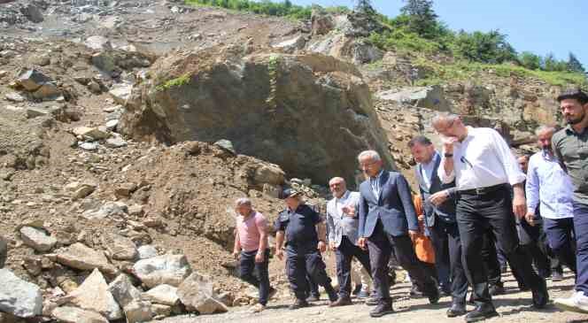 Bakan Abdülkadir Uraloğlu: “Bu afetlerin bütün sonuçları ortadan kaldırılıncaya kadar biz de hep beraber sahada olacağız”