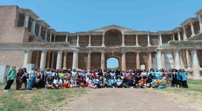 Kula Gençlik Kampı misafirlerini ağırlıyor