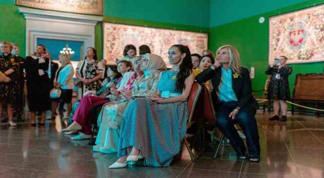 Emine Erdoğan, Litvanya’da Ukraynalı çocuk, kadın ve gençlerle buluştu