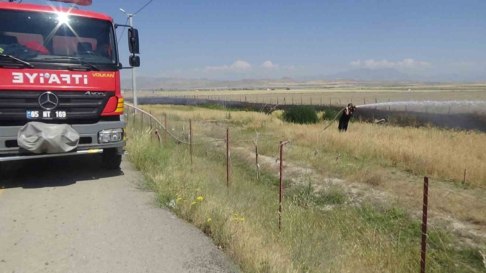 Mangal yapayım derken tarlasını yaktı