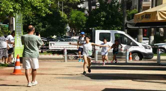 Aquatlon yarışlarında 64 sporcunun 45’i Yenişehir Belediyesi adına yarıştı