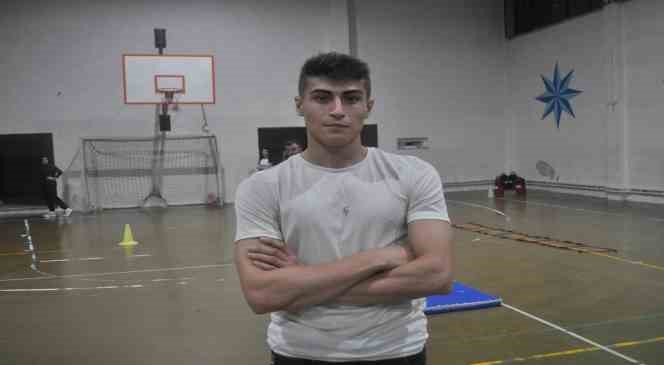 (ÖZEL) Parkur sınavına çalışan polis adaylarının son hazırlıkları İhlas Haber Ajansı