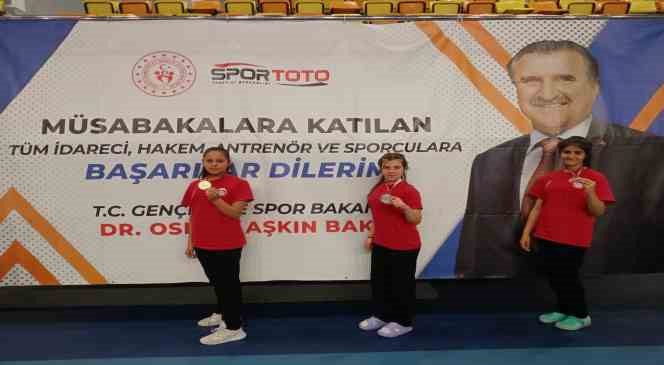 Türkiye Şampiyonasında Afyonkarahisarlı güreşçilerden büyük başarı