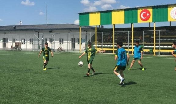 Darıca Yaz Spor Okulları’nda 4 bin 500 çocuk eğitim alıyor