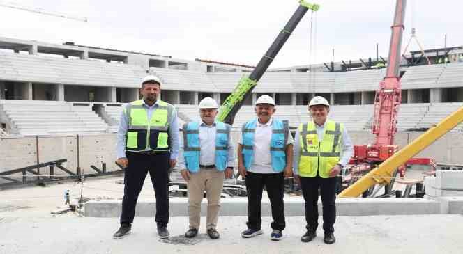 Bakanlar Özhaseki ve Bak, yapımı süren Abdi İpekçi Spor Kompleksi’ni inceledi