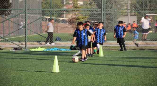 Elazığ Belediyesi ücretsiz yaz spor kursları başladı