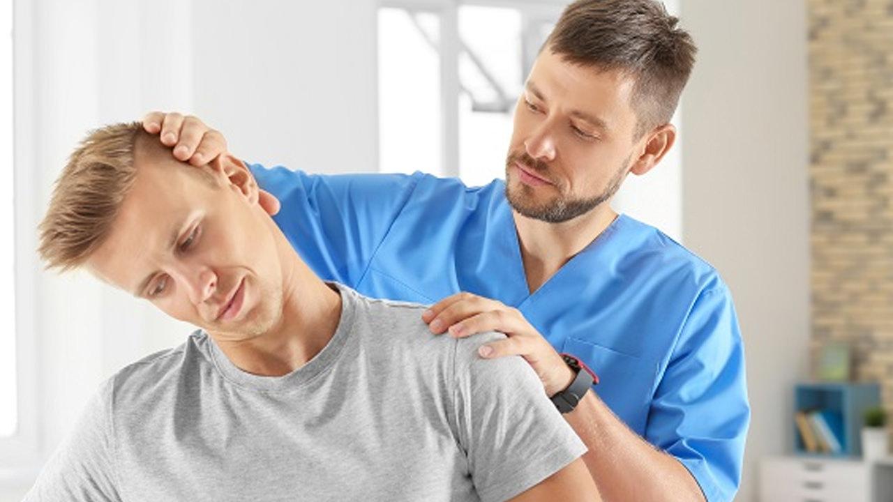 İlerlemiş boyun fıtığı belirtileri nelerdir? Boyun fıtığı nasıl geçer?