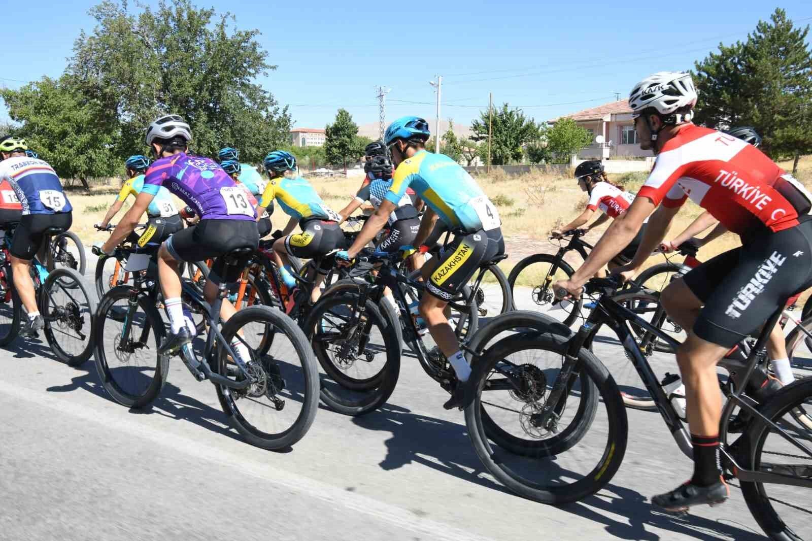 Olimpik Dağ Bisikleti Yarışları Başladı