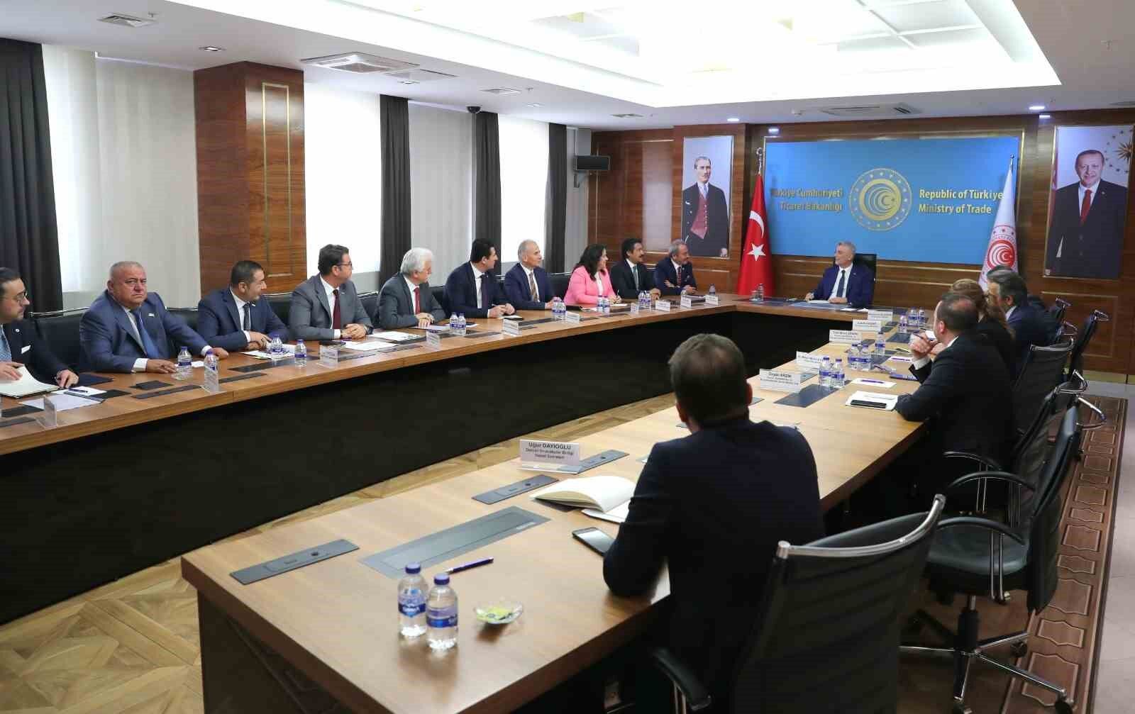 Denizlili esnafın istekleri Bakanlıklara iletildi