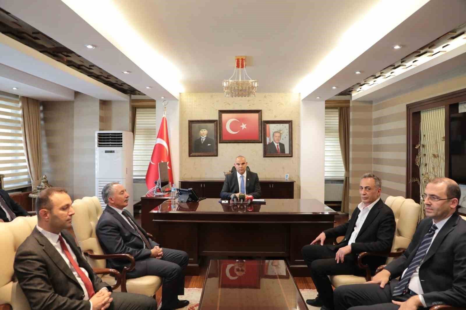 Ağrı Valisi Koç görevine başladı