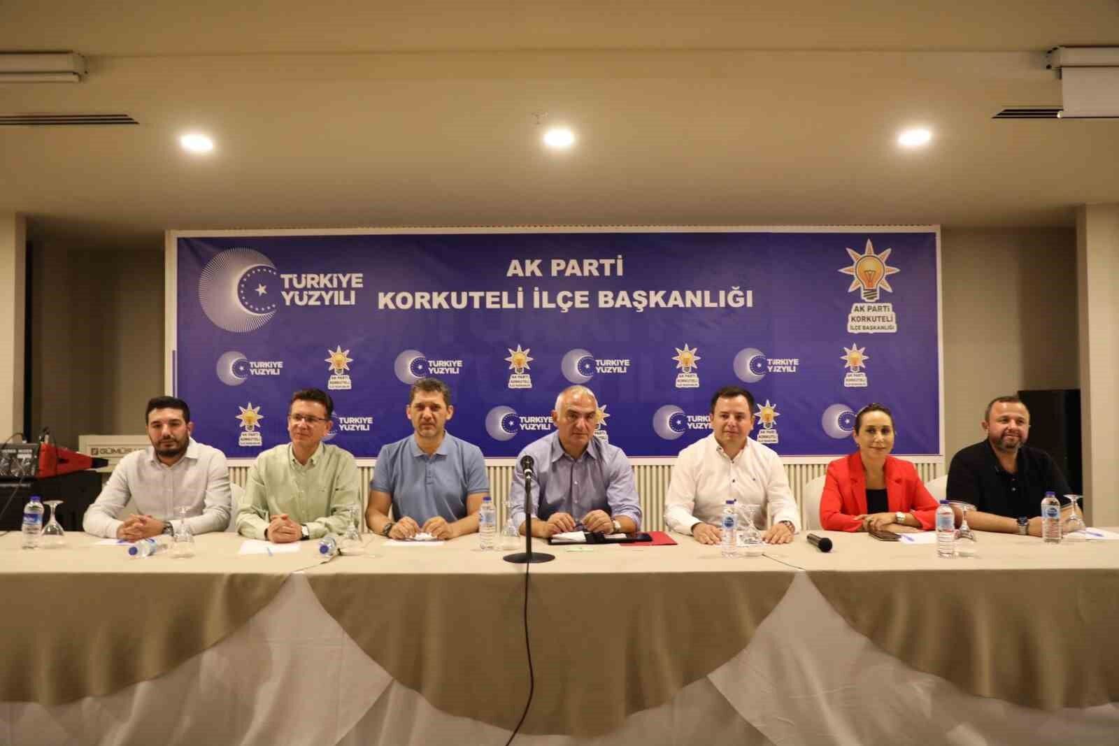 Turizm Bakanı Ersoy, Korkuteli’de muhtarları dinledi